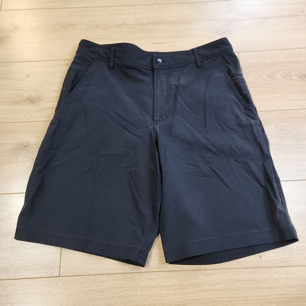 Lululemon Shorts Mens 36 11" Black Chino Casual Pockets Summer